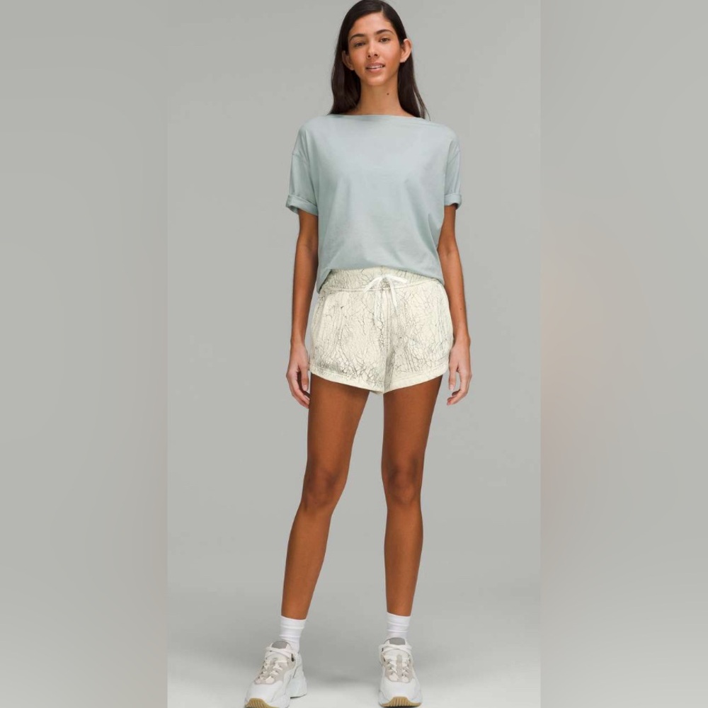 NWT Inner Glow Thread Dye Shorts 3” - Picture 3 of 4